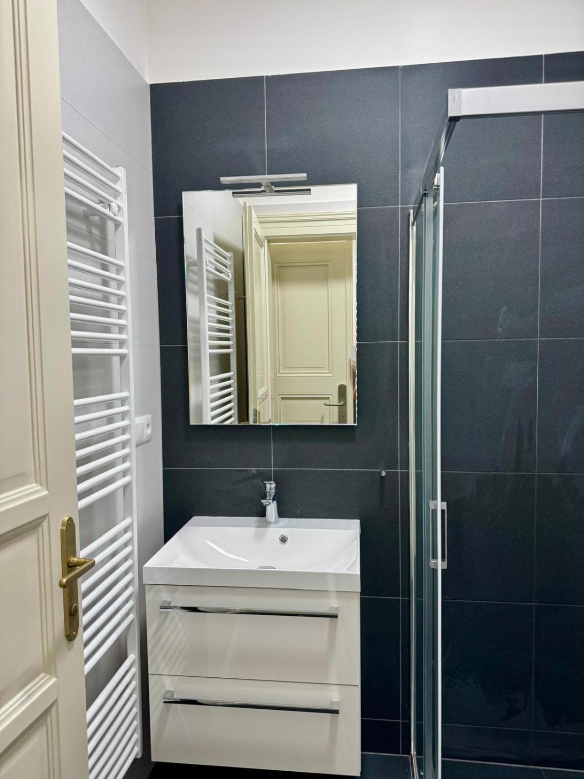 Pearl Bee Deluxe Suites Plzeň Esterno foto