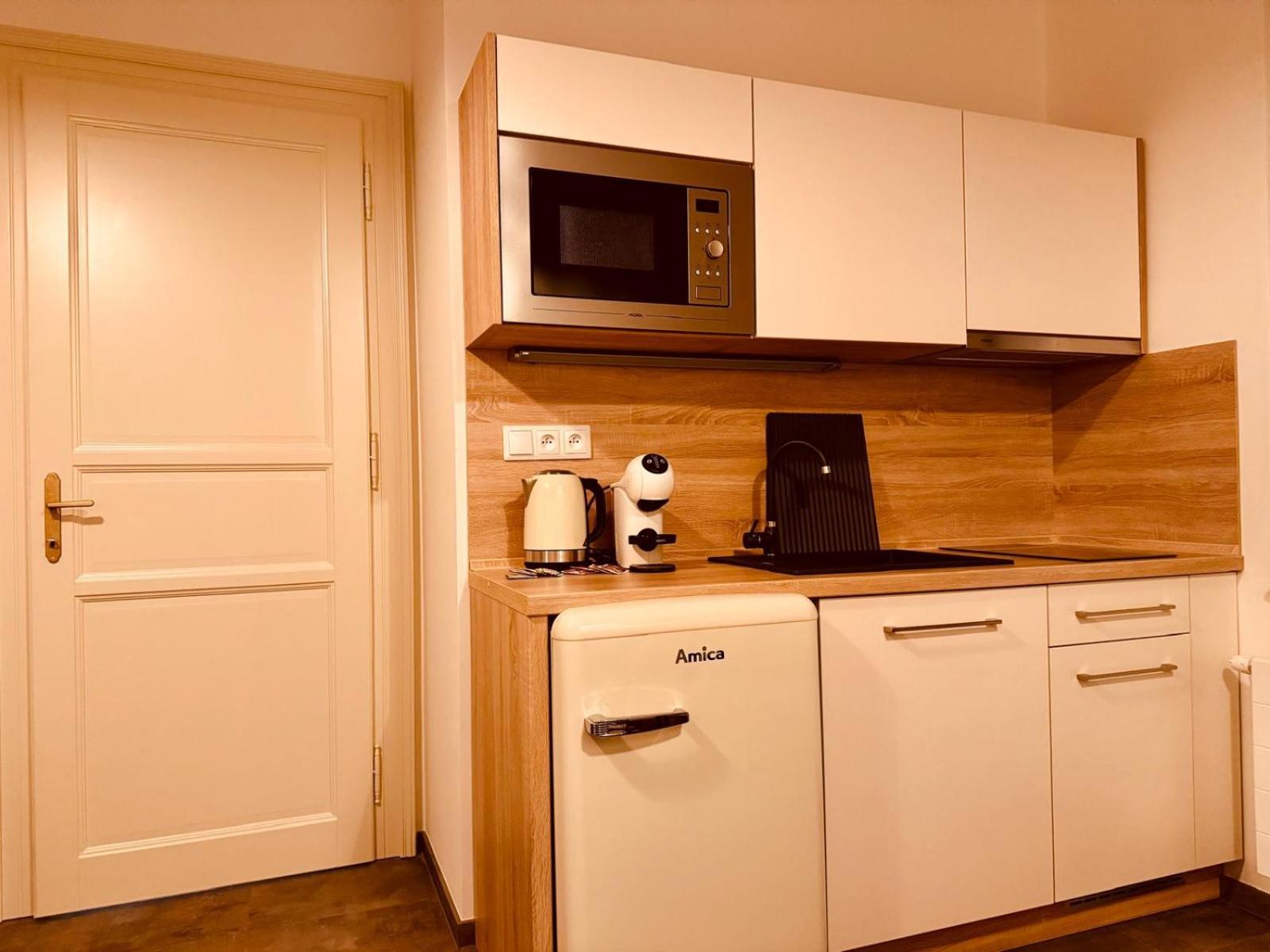 Pearl Bee Deluxe Suites Plzeň Esterno foto