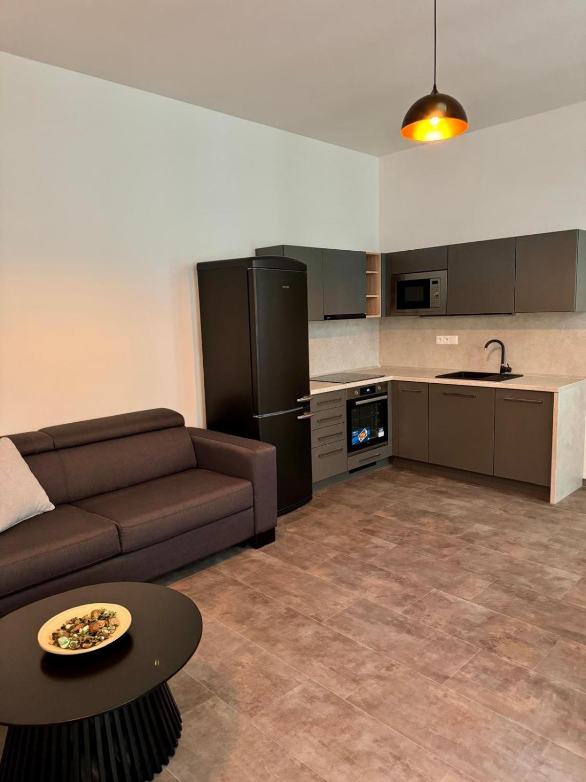 Pearl Bee Deluxe Suites Plzeň Esterno foto