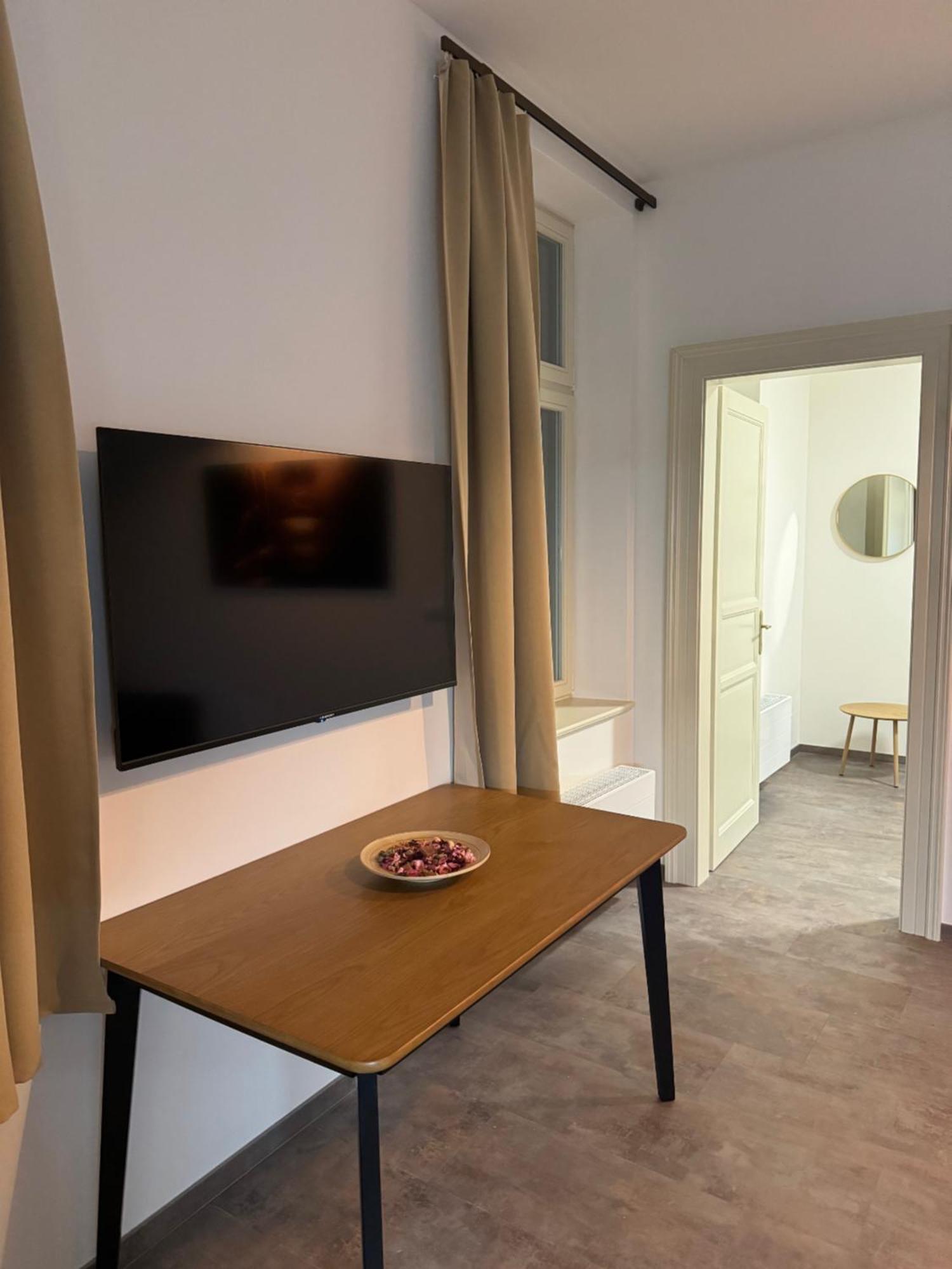 Pearl Bee Deluxe Suites Plzeň Esterno foto