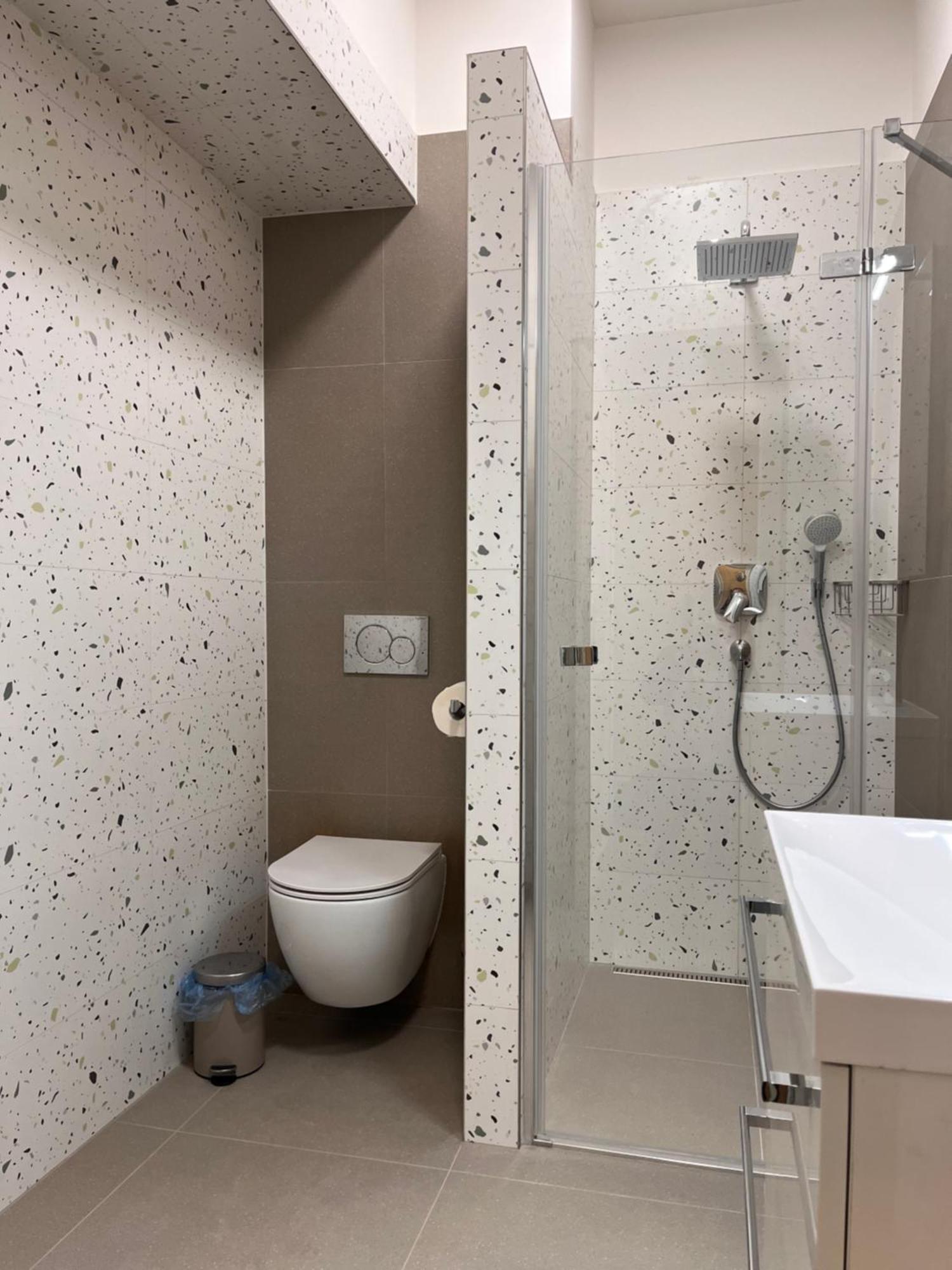 Pearl Bee Deluxe Suites Plzeň Esterno foto